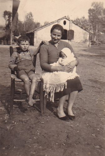 1943 Repossi Mentina 1911 coi figli Luigi 1937 e Mariarosa 1943 Bardena Fonte Mariarosa