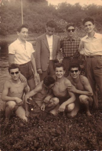57 1955 circa Foto di gruppo Renzo Rossi a sx